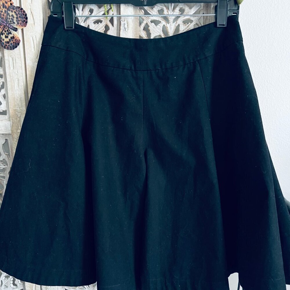 Flirty and Fabulous: Size 10 Black Express Ruffle Skirt! ✨💃